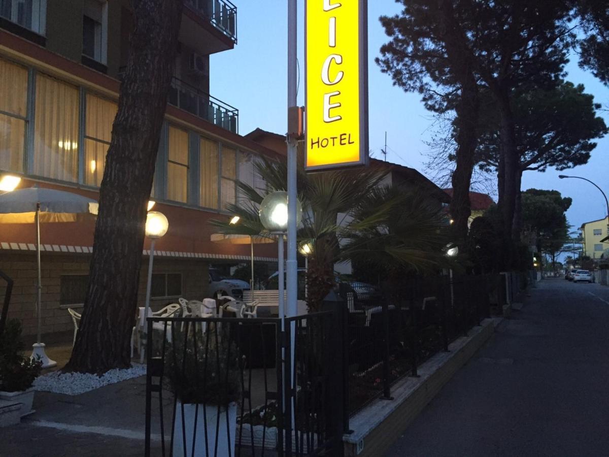 Alice Hotel Cervia Bagian luar foto